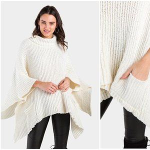 Francesca's | NWT Shelly Chenille Poncho 💠